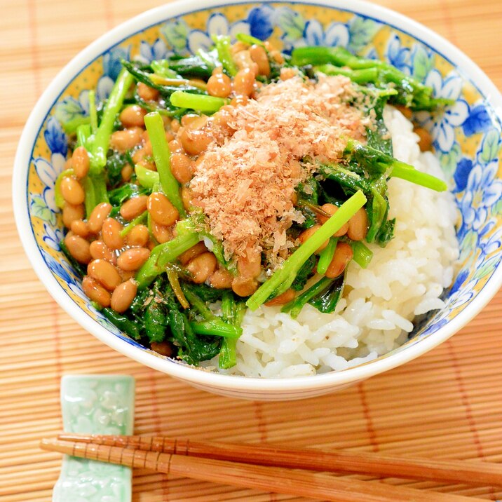 ねばねばで食欲増進！つるむらさきと納豆の丼